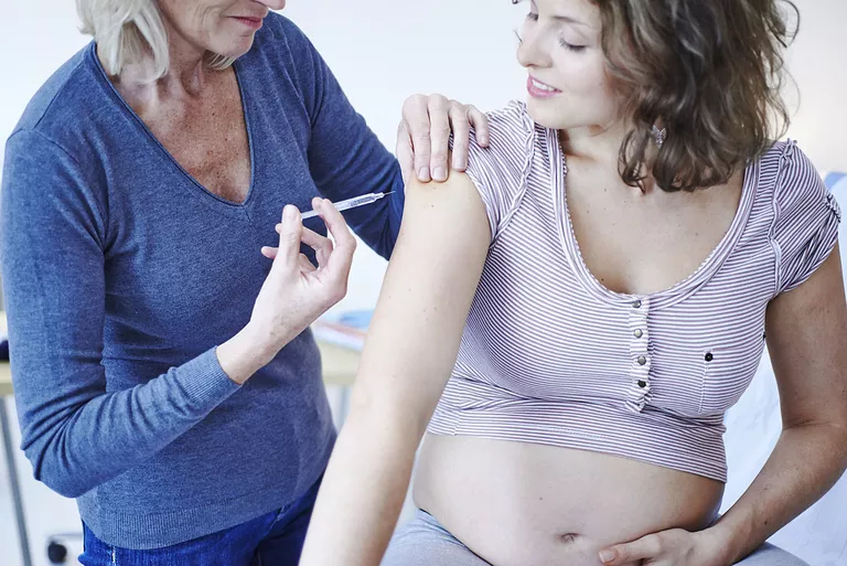 Hamile kadın aşı alma